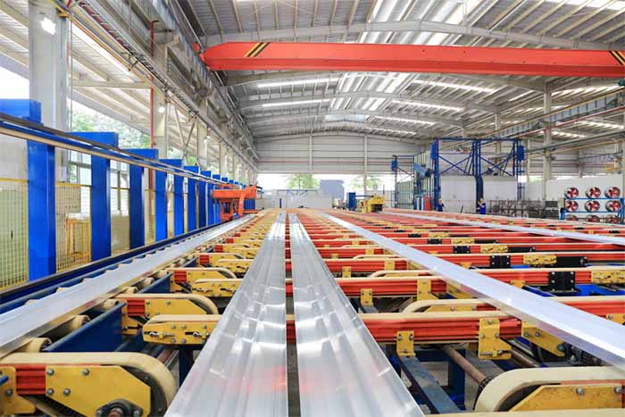 鋁型材定制開模鋁型材擠壓車間